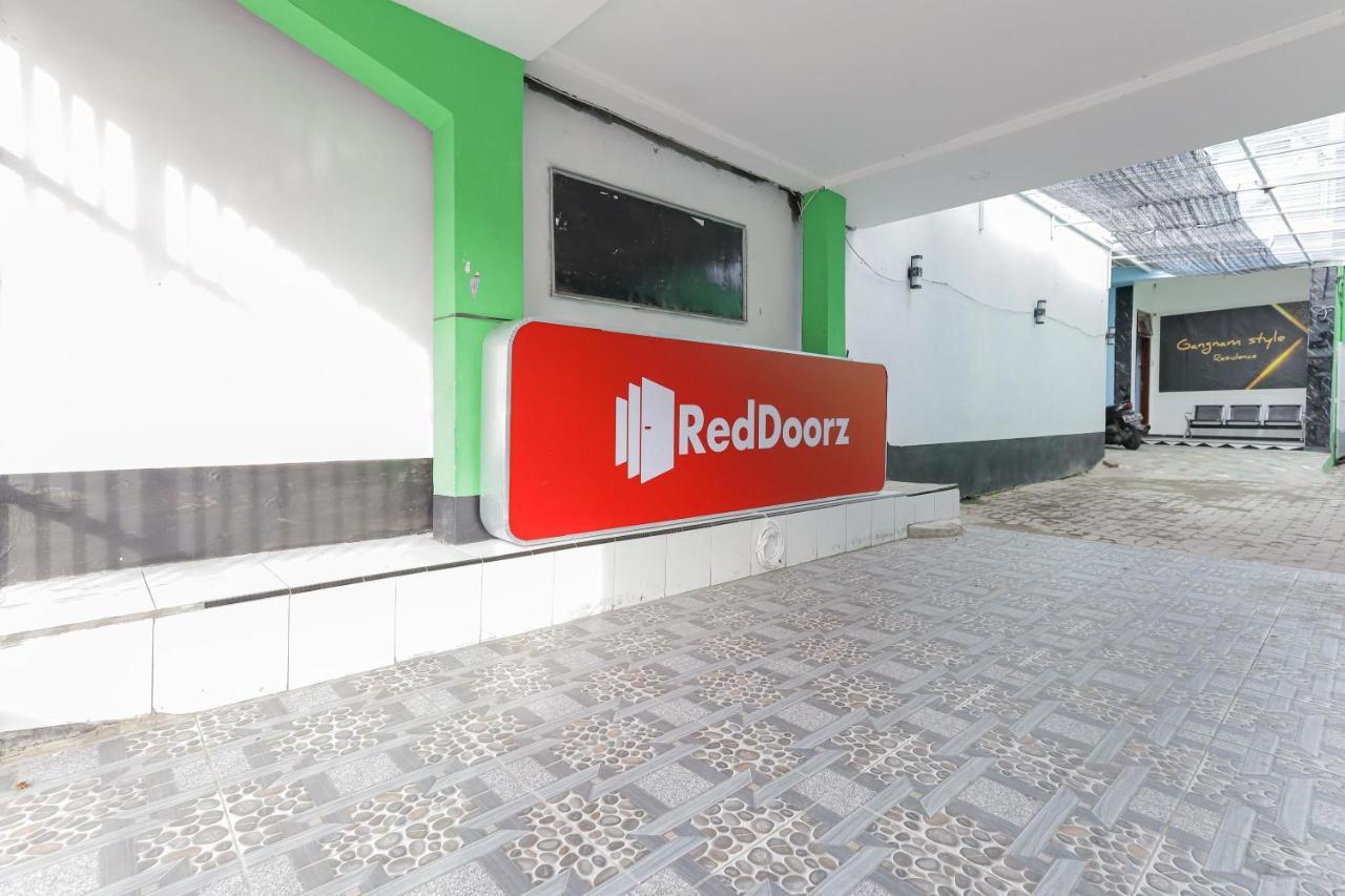 Reddoorz Near Mayapada Hospital Surabaya Buitenkant foto